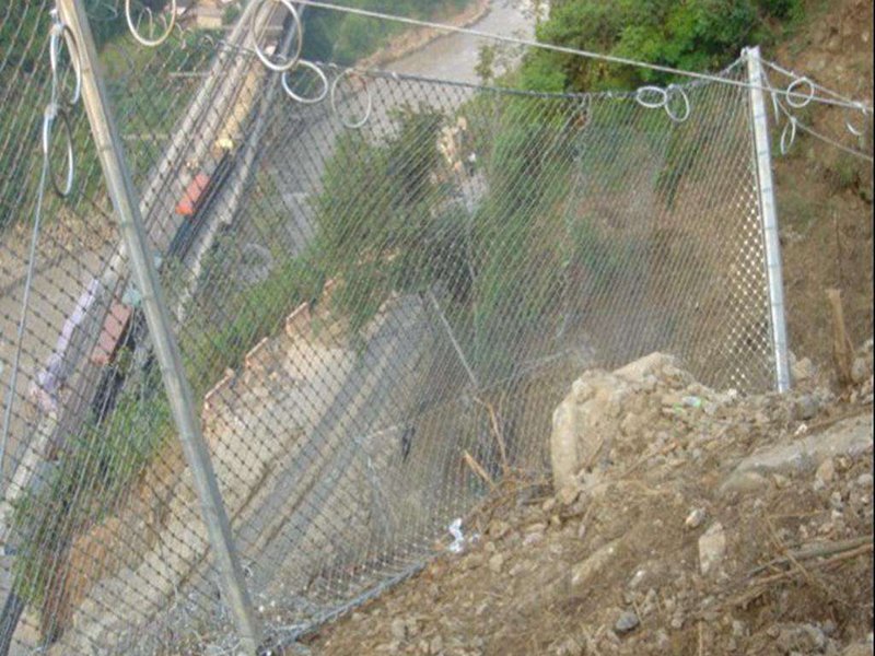 边坡防护网应用于东山南边坡工程