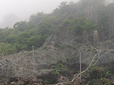 柳州铁路段防护网及锚杆
